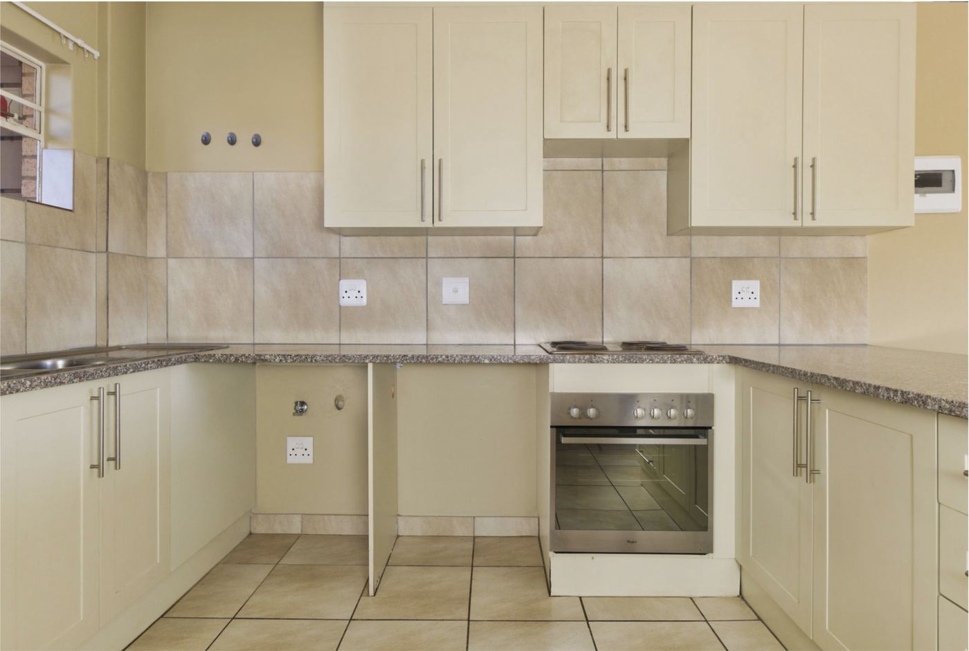 Kitchen before redesign